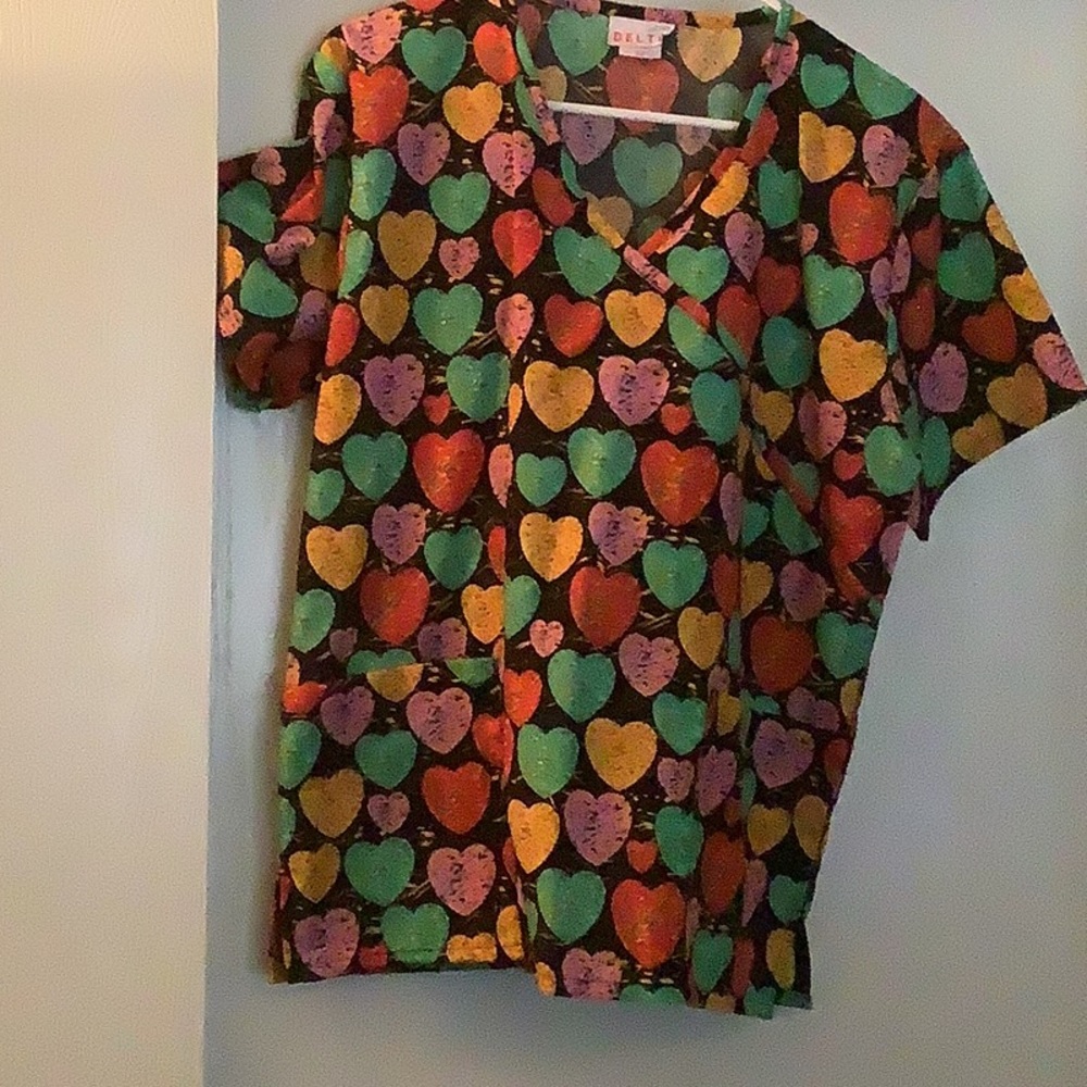 Delta women’s scrub top